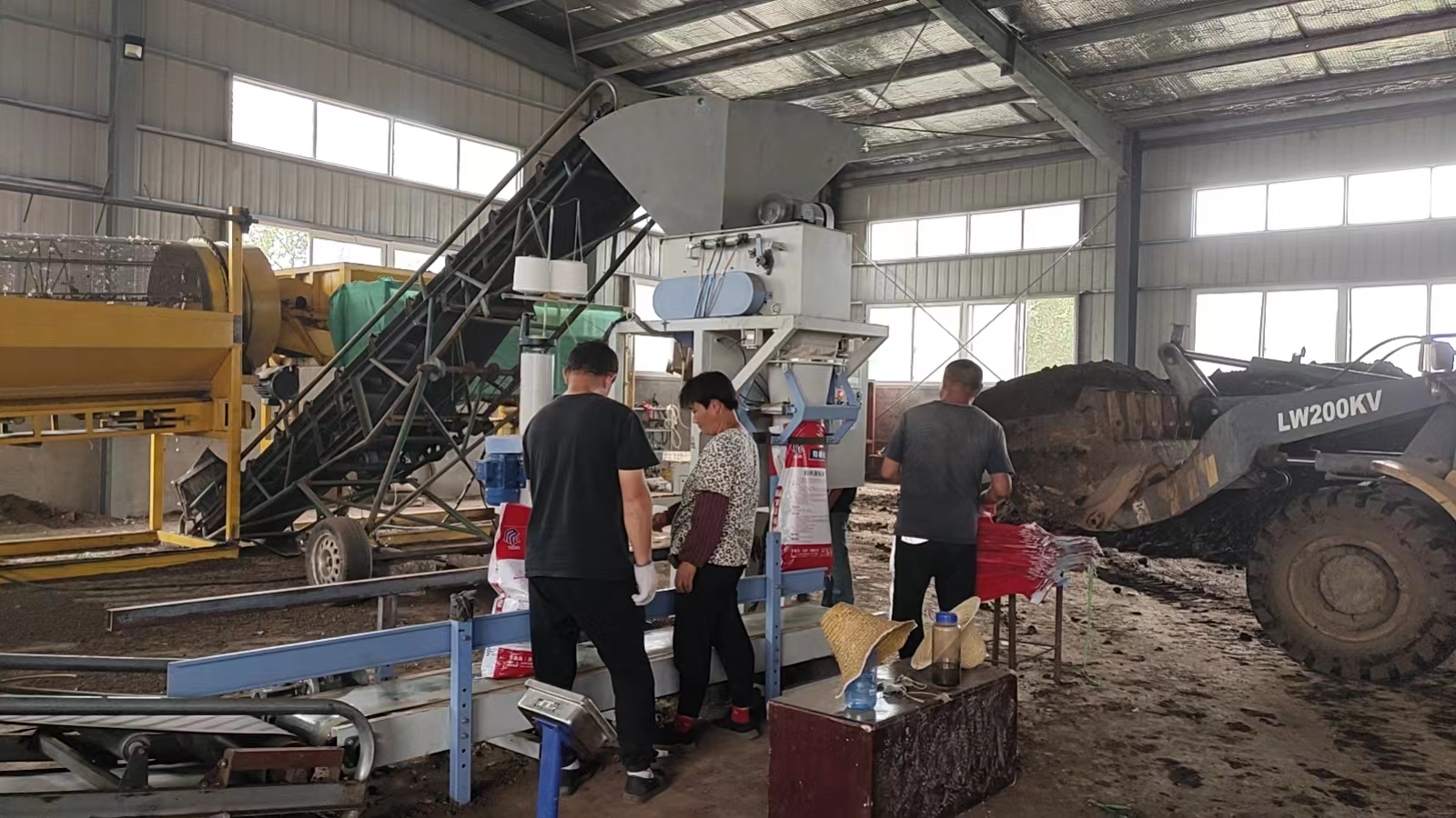 帮扶指导重点地块土壤污染防治工作(图2)