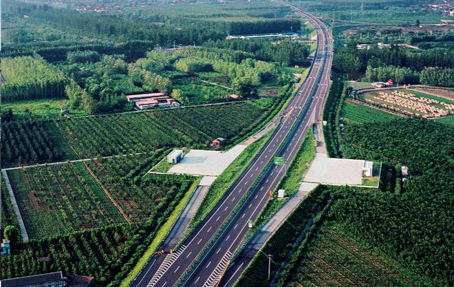 南六环扩建四改六车道告别7公里深红(图1)